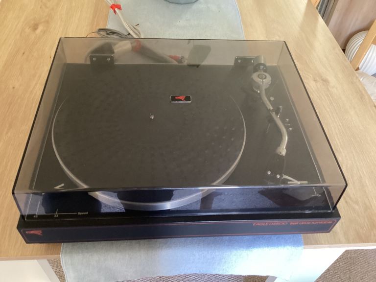 Eagle D4500 belt drive turntable 