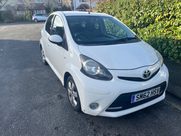 Toyota, AYGO, Hatchback, 2012, Manual, 998 (cc), 5 doors