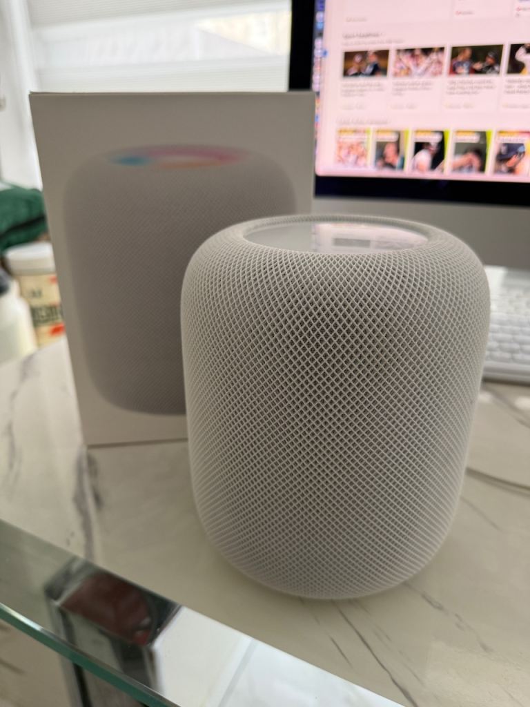 Apple Homepod 2 white excellent condition + box