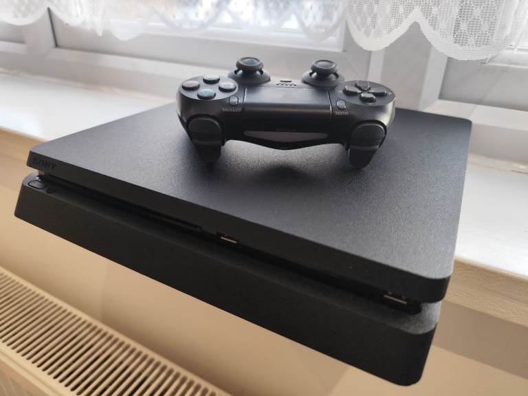 Sony PlayStation 4 500Gb SSD Hard drive, for faster and safer playground 😊 slim version