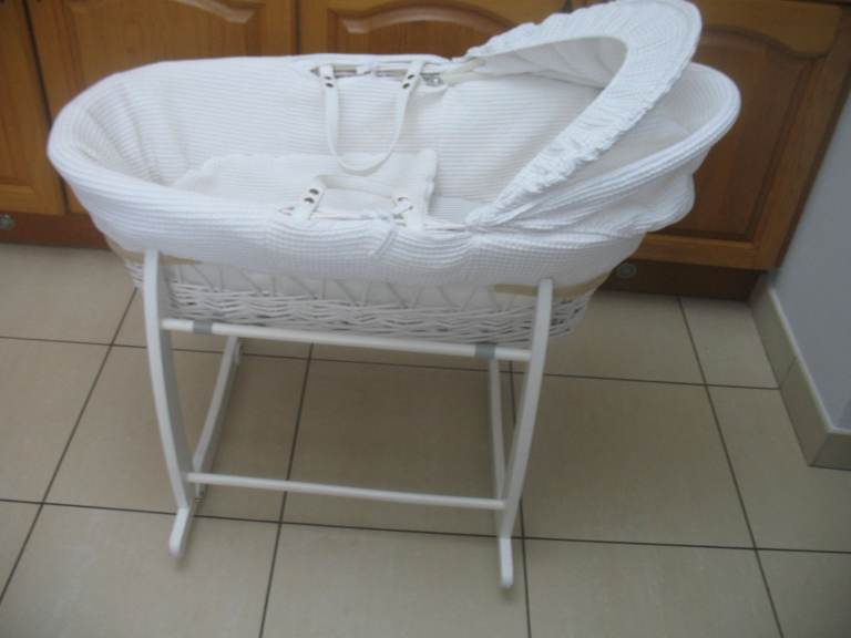 Wicker Moses basket with rocking stand