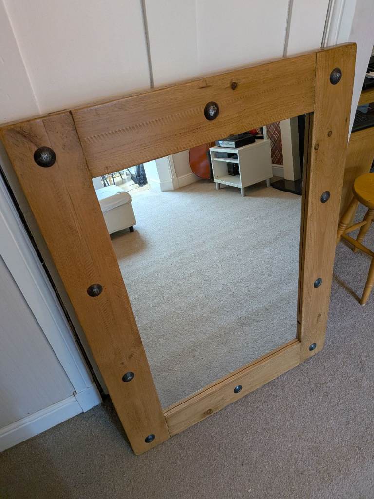 Wall mirror 