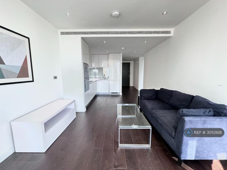 2 bedroom flat in Wandsworth Road, London, SW8 (2 bed) (#3052926)
