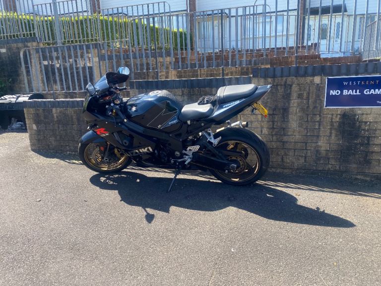 Suzuki Gsxr 1000 with titanium exhaust 