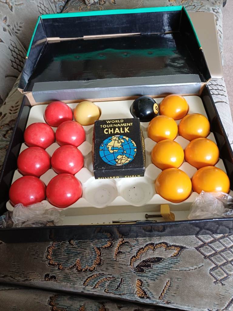 Vintage billard ball set