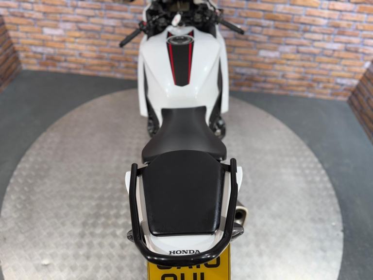 Honda CBR1000rr FIREBLADE - NEW MOT - NATIONWIDE DELIVERY