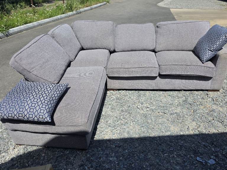 Lorna Grey Textured Fabric Corner Sofa – Great Condition