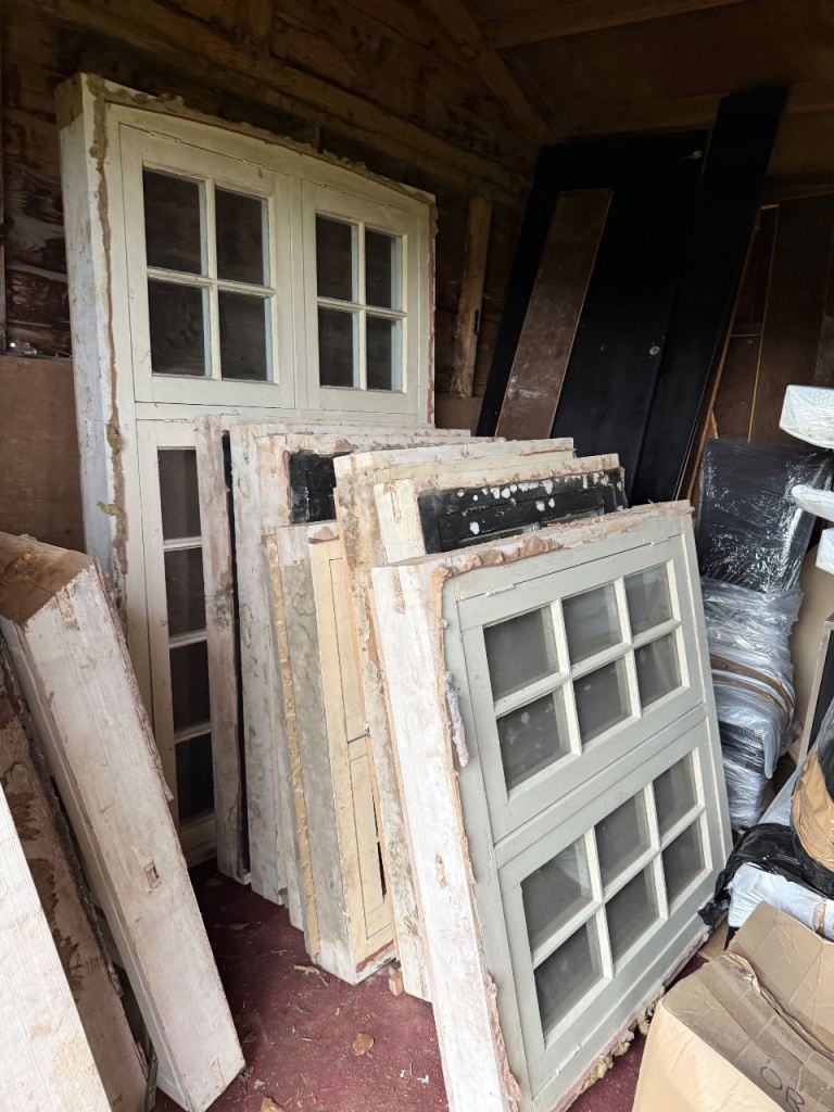 15 x hardwood custom made windows £150 each 