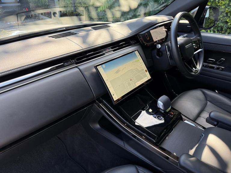 2024 Land Rover Range Rover Sport 3.0 D300 MHEV Dynamic SE SUV 5dr Diesel Auto 4WD Euro 6 (s/s) (...