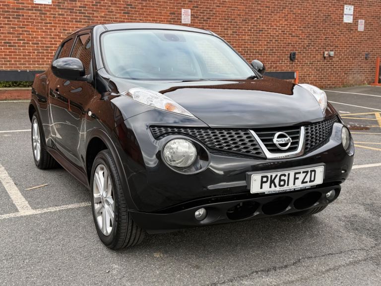 2011 (61) Nissan, JUKE, TEKNA 1.6 Petrol 5 doors Black Low Mileage 