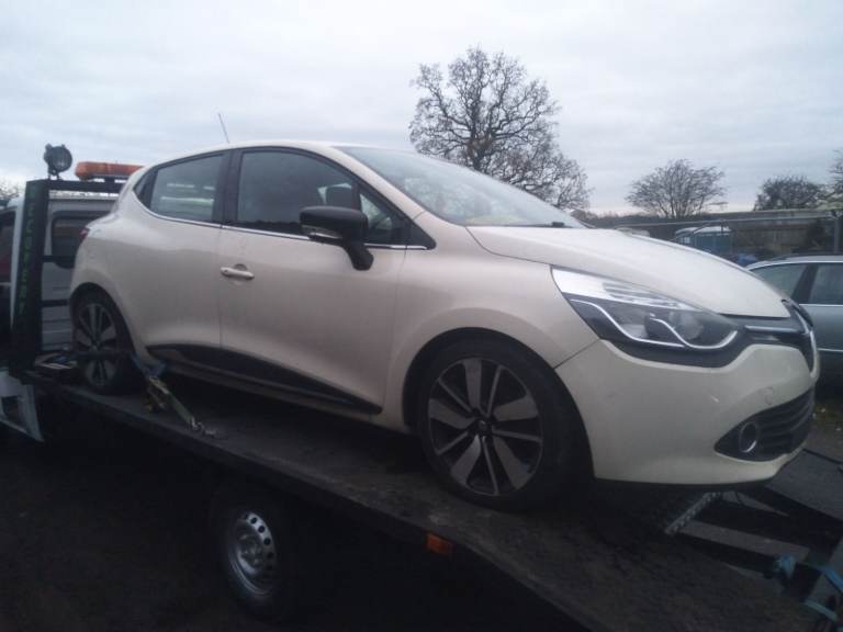 Renault clio 2016 1.5 dci white breaking 