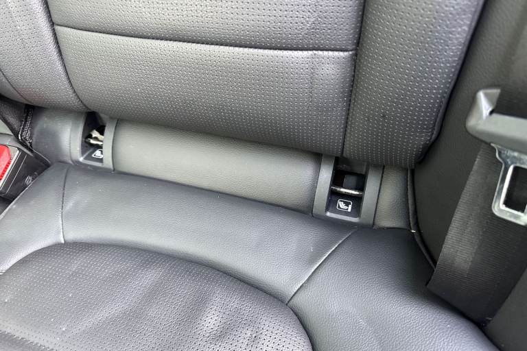 2023 Jaguar F-Pace 2.0 D200 MHEV R-Dynamic Black Auto AWD Euro 6 (s/s) 5dr SUV DIESEL Automatic