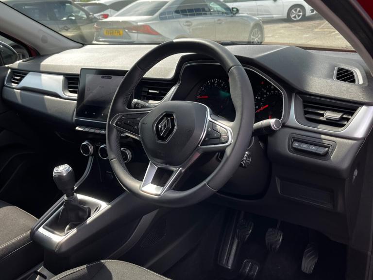 2020 Renault Captur ICONIC TCE Hatchback Petrol Manual