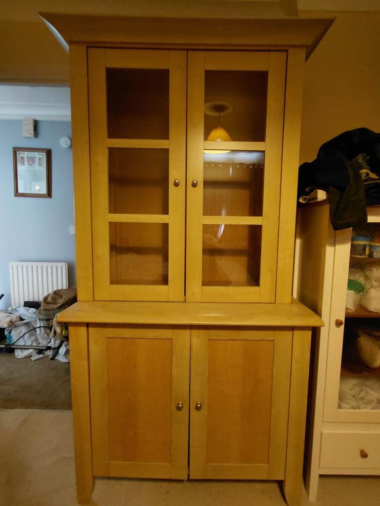 Wooden display cabinet