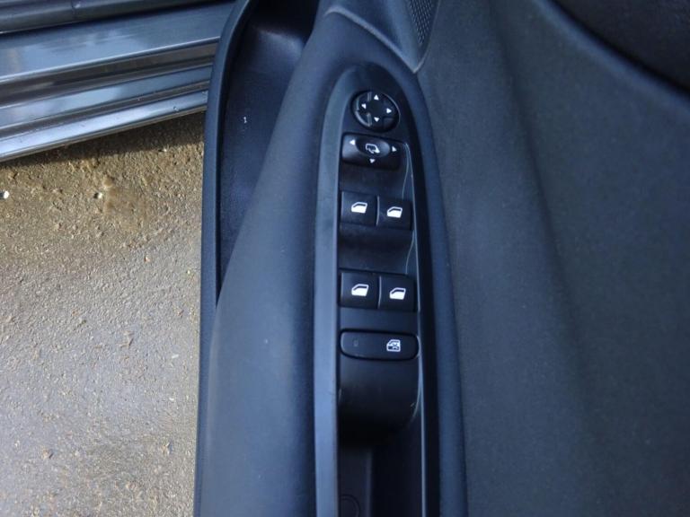 2014 Citroen C4 1.6 HDi 16V VTR+ Euro 5 5dr HATCHBACK Diesel Manual