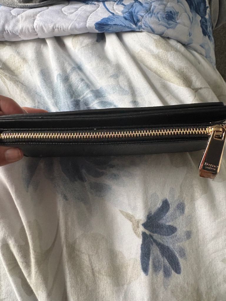 Ladies London dune purse 
