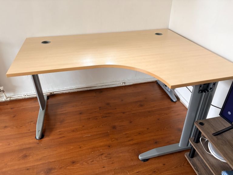 Large corner desk 