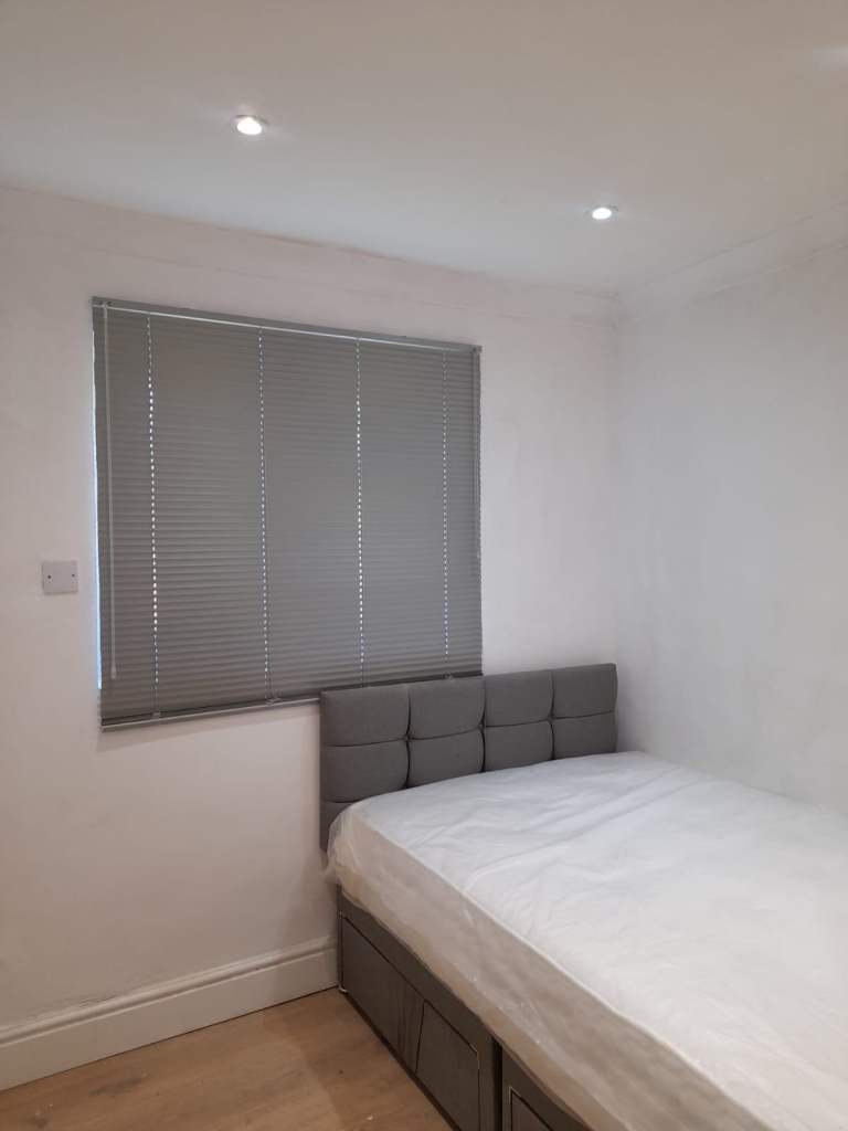 DSS 1BED GR FL FLAT+PRIV GARDEN OK SINGLE PARENT&CHILD 10 MIN WHITTON B.R. THEN 30 MIN WATERLOO