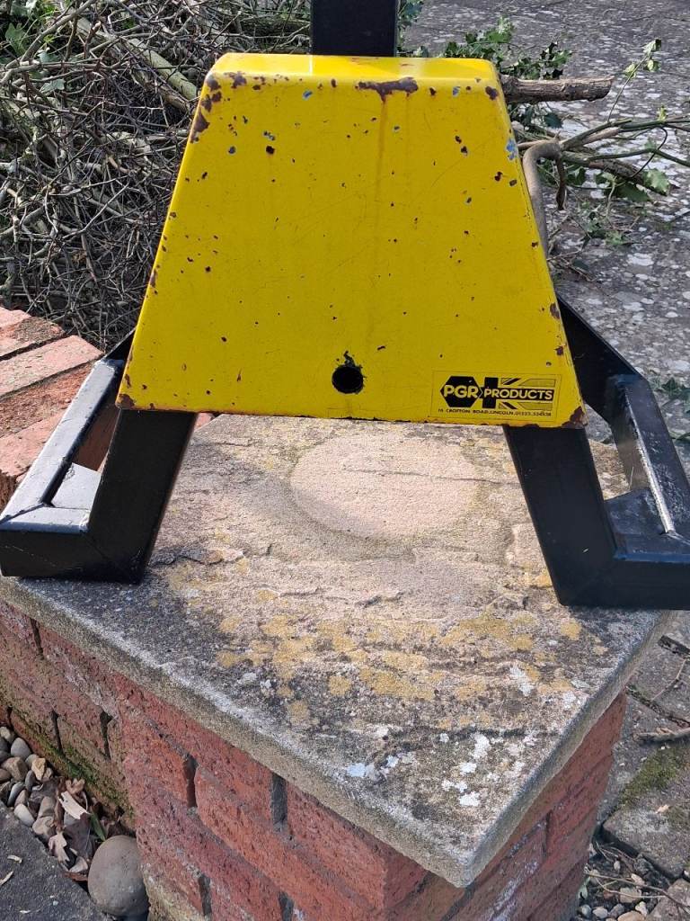 Heavy duty wheel clamp