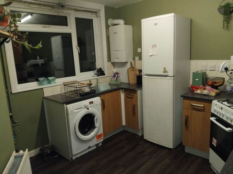 2 bed semi detached hpuse coundon for 2 bed house other good area