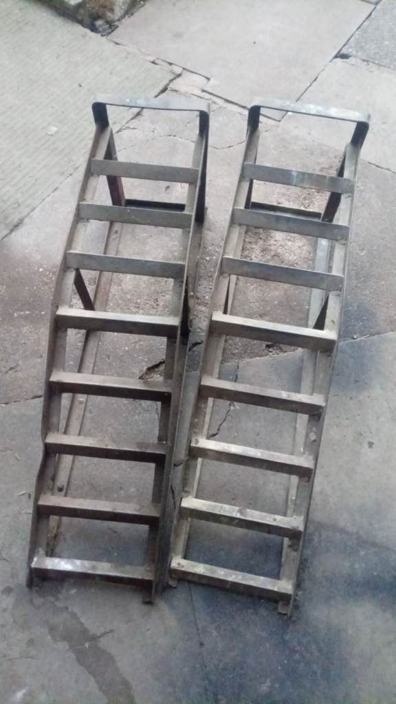 Set off car, ramps great condition 