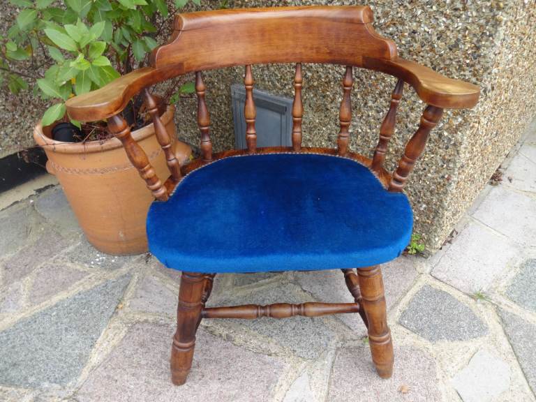 VINTAGE CAPTAINS CHAIR ~