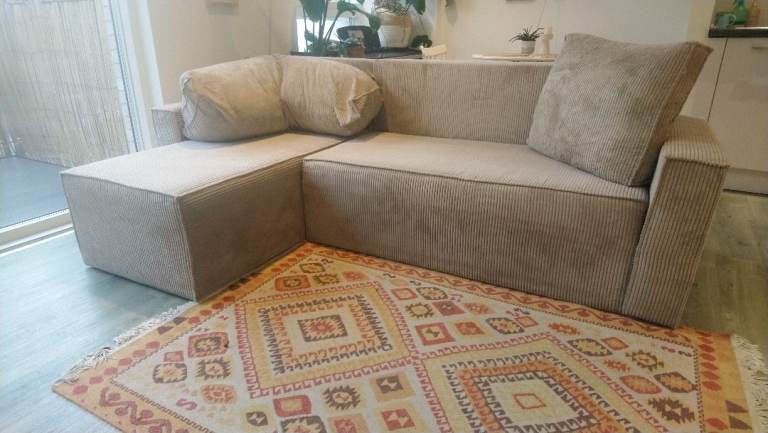 Sofa: L-Shape Corner 3-seater. Perfect condition!