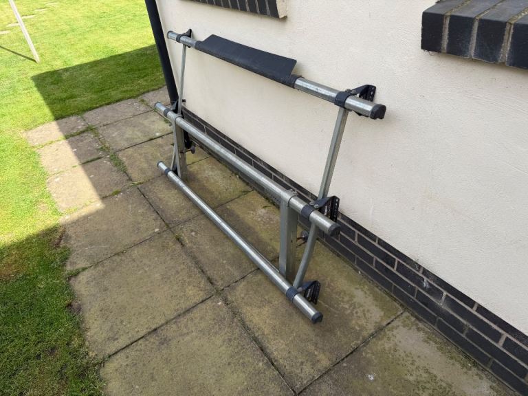 Rhino roof bars