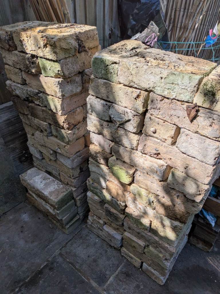 London stock yellow bricks