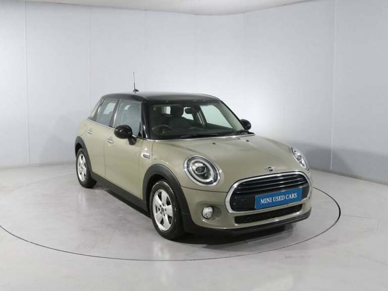 MINI HATCHBACK 1.5 Cooper Classic II 5dr