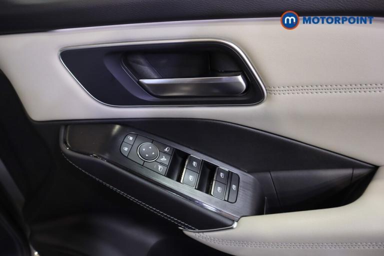 2022 Nissan Qashqai 1.3 DiG-T MH 158 Tekna 5dr Xtronic SUV Petrol Automatic