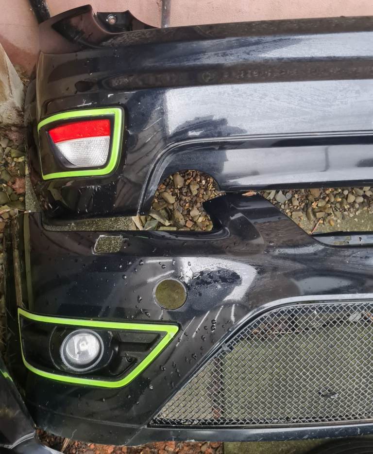 Ford focus mk2 bodykit / strut brace / alloys / head unit 