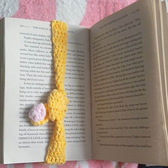 Bookmark with pouch