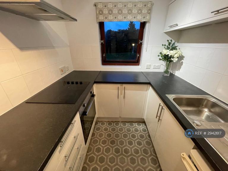 1 bedroom flat in Daines Court, Bristol, BS16 (1 bed) (#2942617)