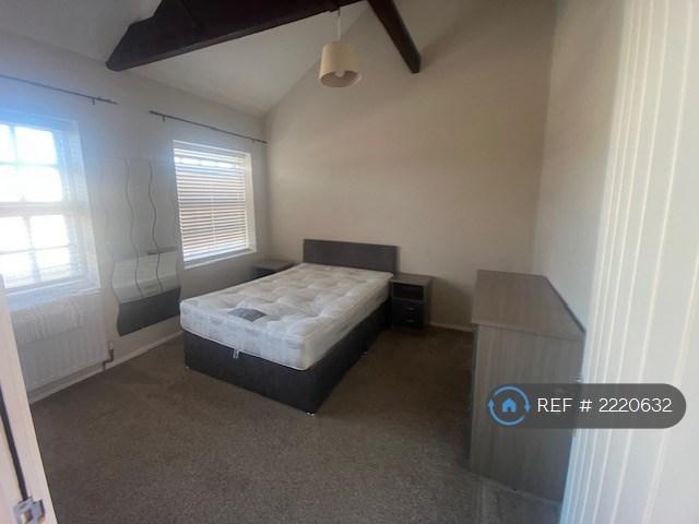 1 bedroom flat in Robert St, Northampton, NN1 (1 bed) (#2220632)