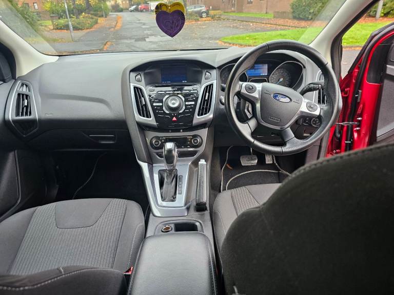 2014 FORD FOCUS TITANIUM NAVIGATOR 1596cc PETROL AUTOMATIC 6 Speed 5 DOOR HATCHBACK