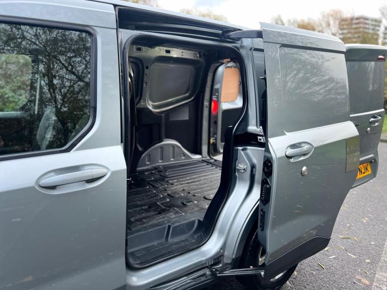 2024 Ford Transit Courier 1.5 EcoBlue Limited Van PANEL VAN DIESEL Manual