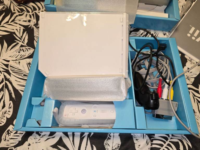 Wii console and games 