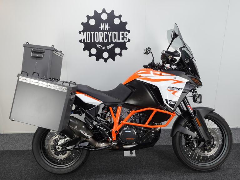 KTM 1290 Super Adventure R. 2017/67. Luggage. Akrapovic. Quickshift & More!