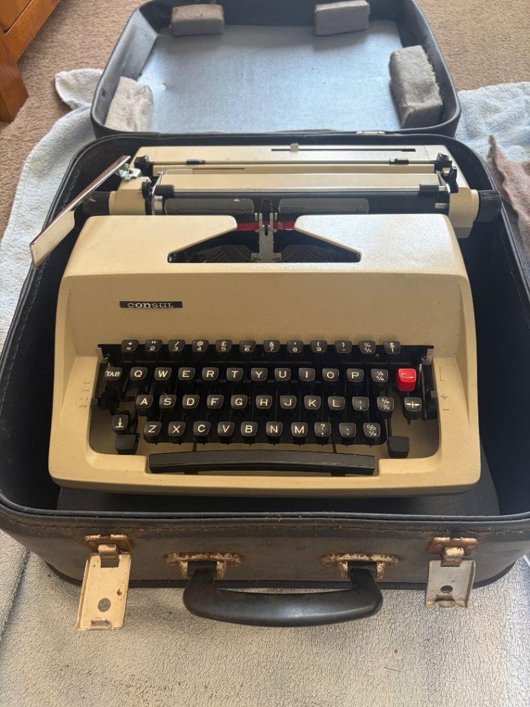 Consul typewriter 