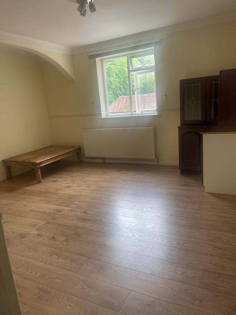 Spacious and Cosy 2 Bed Flat available for Rent in - NG7 2EB