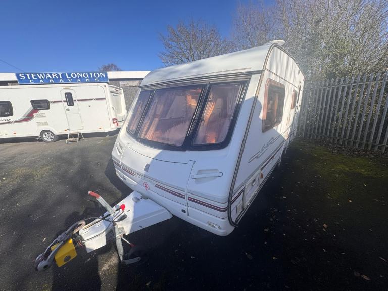 ABBEY ARCHWAY ROYAL 520 2002 MODEL 4 BERTH REAR WASHROOM TOURING CARAVAN