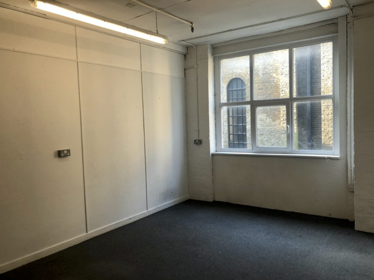 CREATIVE STUDIOS & OFFICE SPACE TO RENT - East London - 1 month FREE rent - FREE WiFi - NO VAT