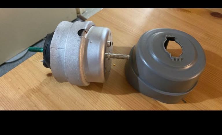 Drivers side Engine mount for Audi A4