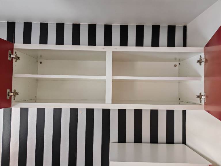 2 IKEA Besta units With Red Gloss Doors & 4 Shelves FREE DELIVERY 168