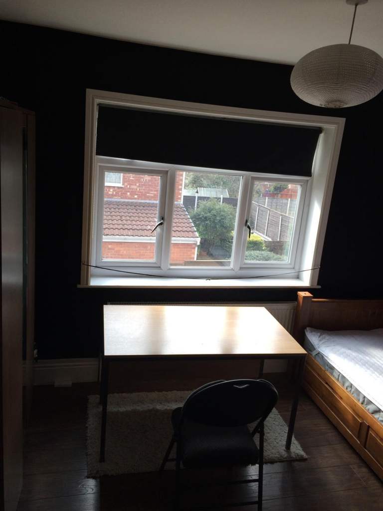 Double Room tor Rent in Shared Detached Property