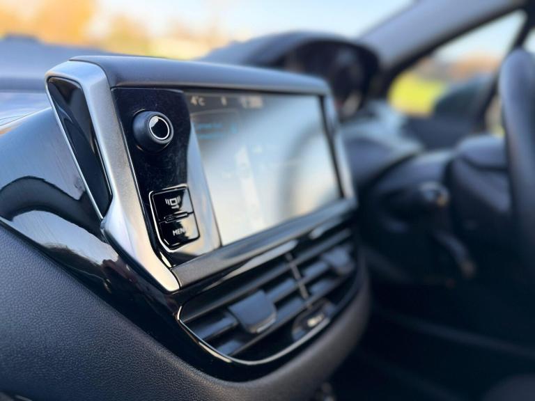 2014 Peugeot 208 1.2 VTi PureTech Active Euro 5 3dr HATCHBACK Petrol Manual