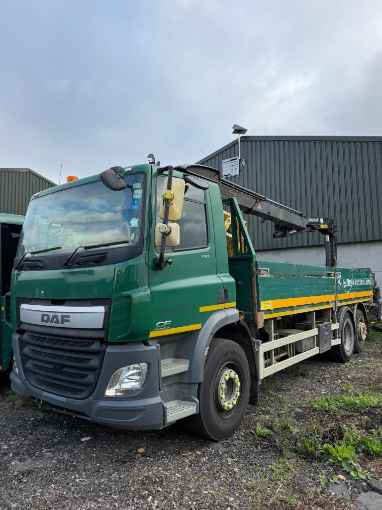 2015 DAF CF 75.330 26T DROPSIDE WITH HMF 1430 CRANE