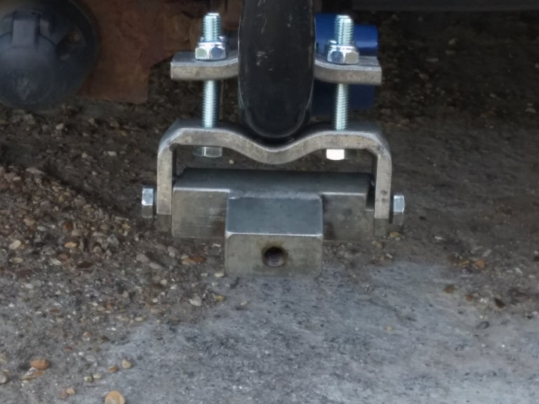 SWAN NECK towbar stabiliser adapter.