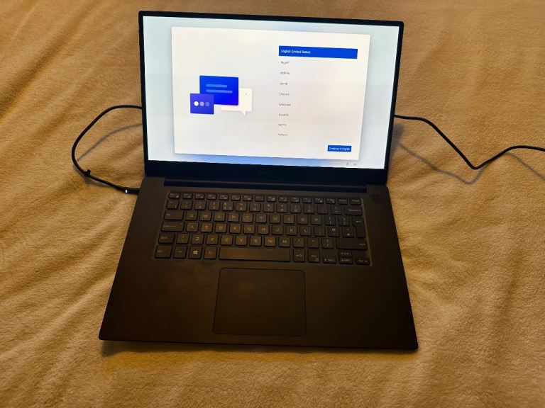 Dell XPS 15-7590 4K Screen (intel i7-9750H 6-core, 512gb SSD, 16gb RAM, Win11 Pro)